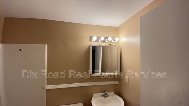 Building Photo - 406 South Seventh Street