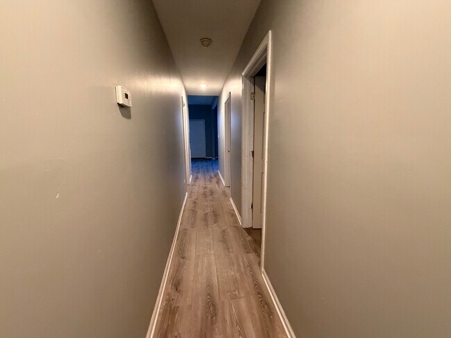 Building Photo - 3917 W Van Buren St