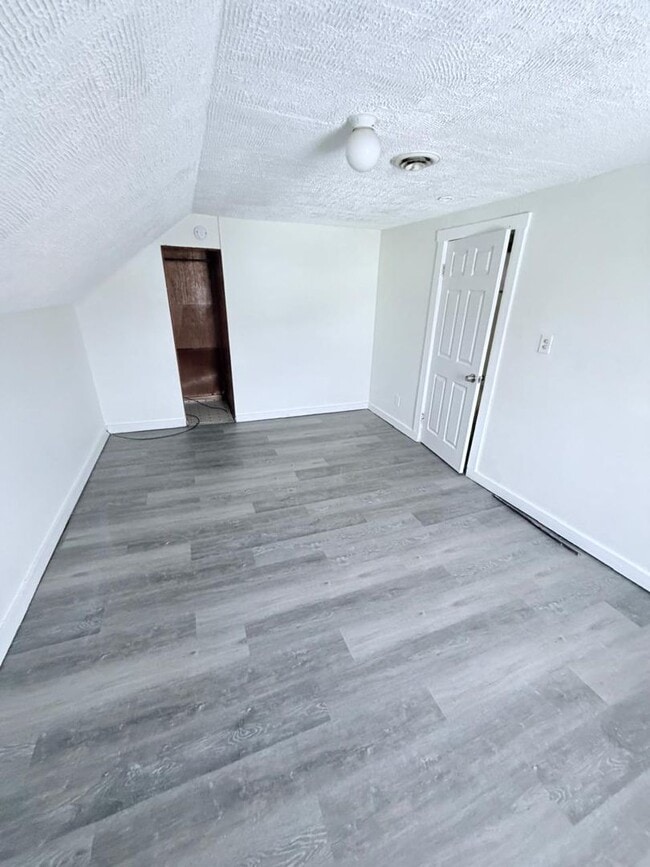 Building Photo - 4004 Storer Ave