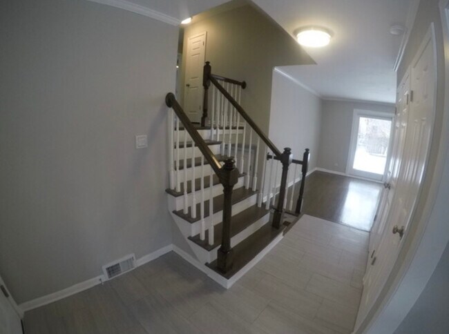 Building Photo - 1006 Brookside Ln