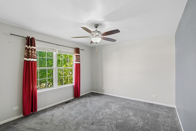 Building Photo - 1534 S Falcon Dr