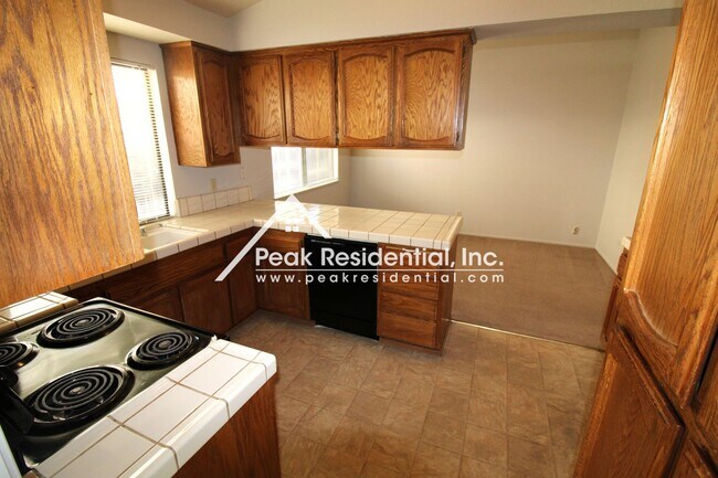 Building Photo - Spacious 3bd/2ba Elk Grove Home with 2 Car Garage