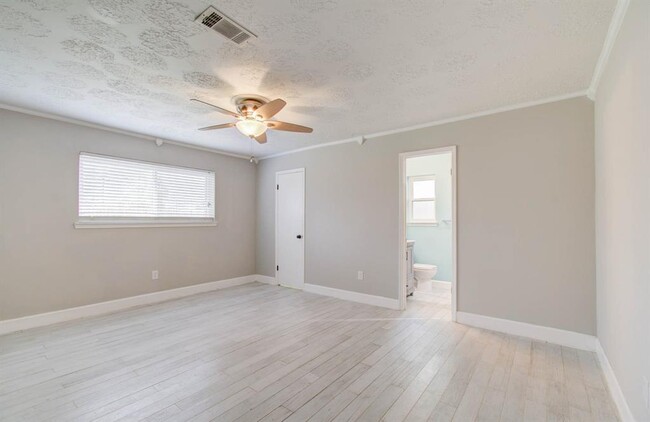 Building Photo - 17543 Methil Dr