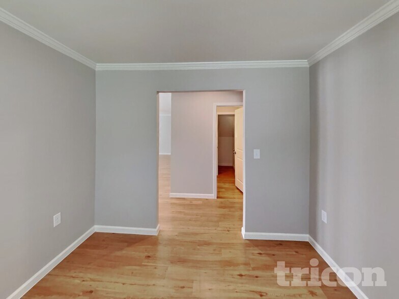 Building Photo - 3007 Stauton Dr