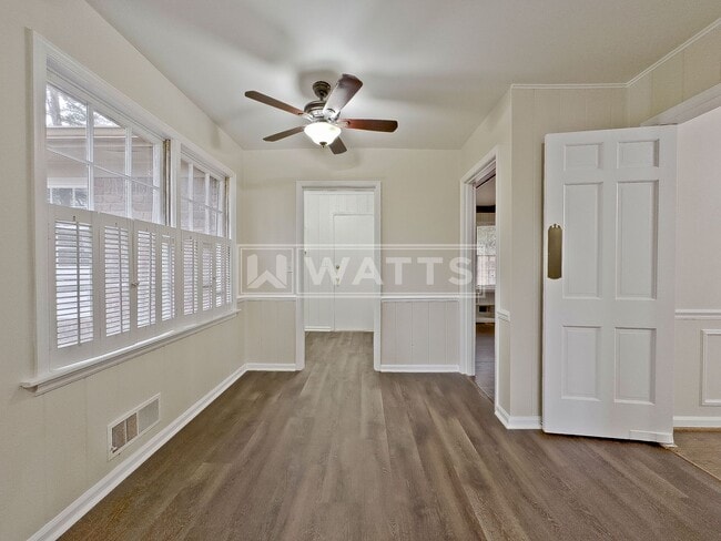 Building Photo - Charming & Spacious 3-Bed Home in City of Hoover