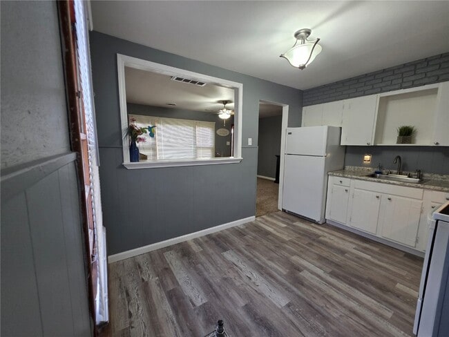 Building Photo - 301 Washington St