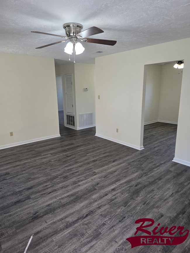 Building Photo - 3-Bed, 2-Bath Home in South Augusta - Larg...