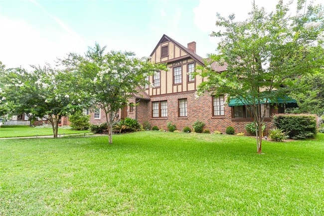 Building Photo - 1451 Watson St