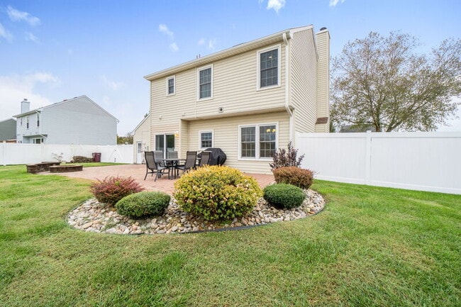 Building Photo - 625 Creekwood Dr