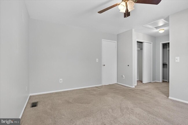 Building Photo - 18 Dudley Ct