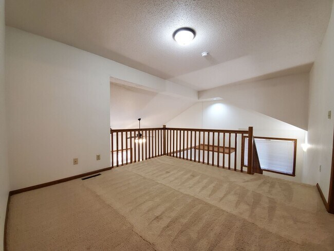 Building Photo - 3133 23rd Ave S