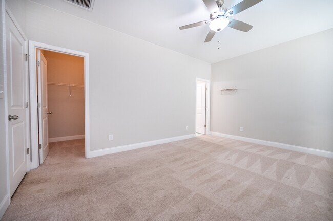 Building Photo - 7801 Montview Rd