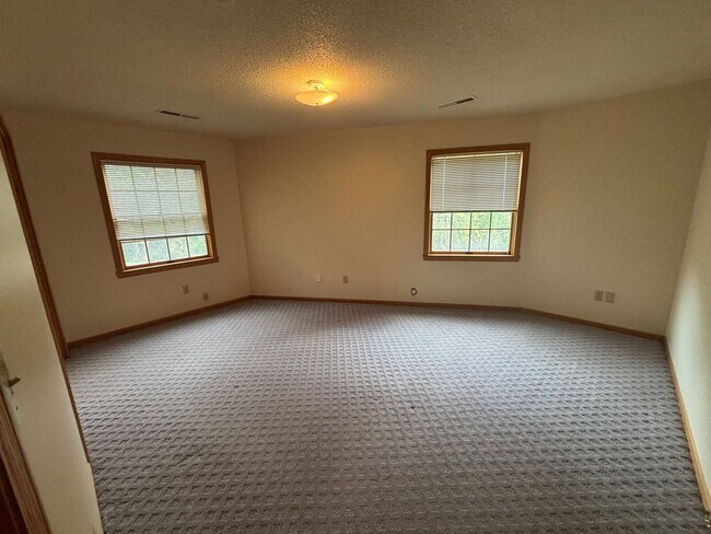 Building Photo - 154-154 Cayman St