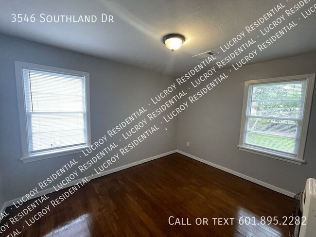 Building Photo - 3546 Southland Dr