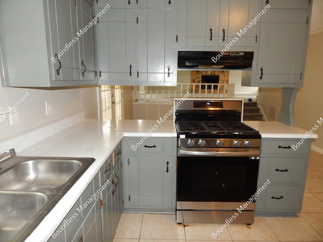 Building Photo - 7153 Woodland Cir