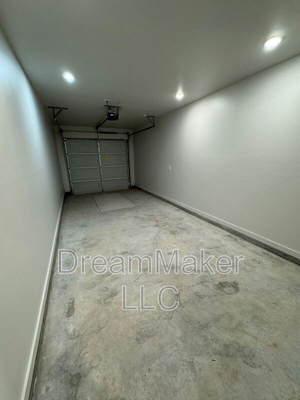Building Photo - 901 Riva Pkwy