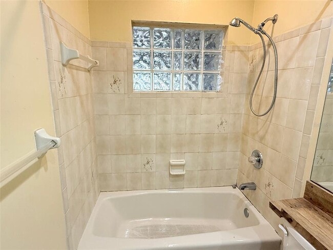 Building Photo - 1219 Julian Ln Dr