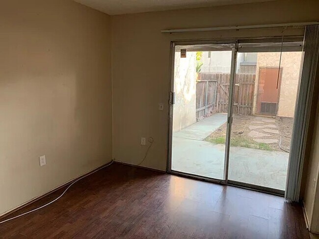 Building Photo - Affordable Condo Centrally Located in Riverside