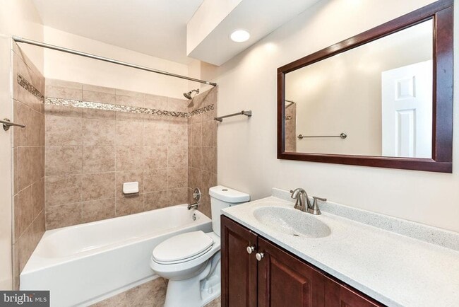 Building Photo - 12856 Mill Brook Ct