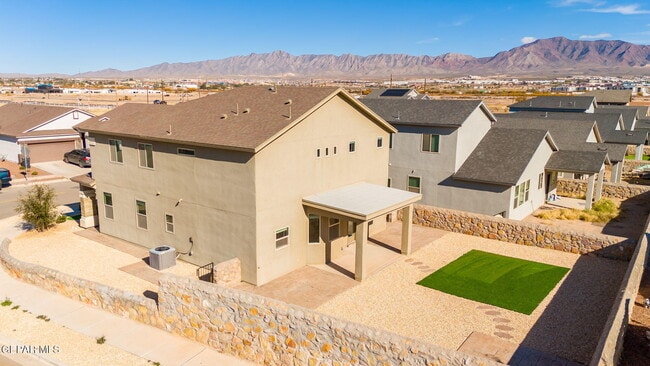 Building Photo - 561 Issa Circle