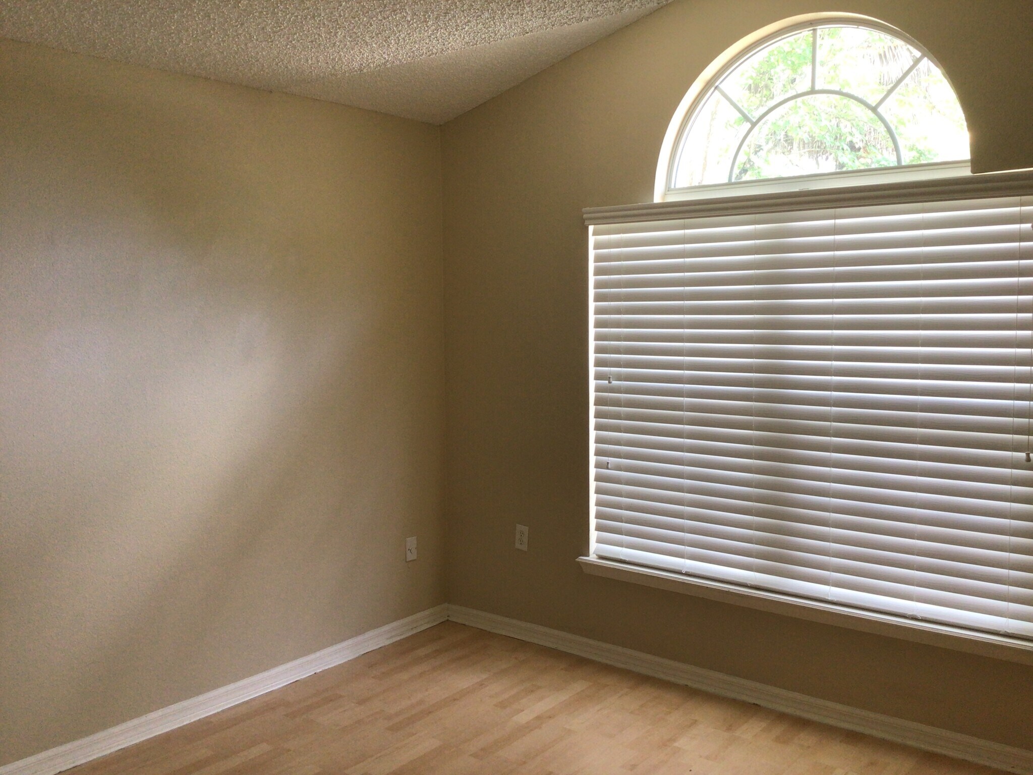 Building Photo - 3293 Carlotta Rd