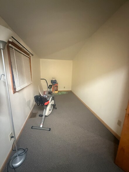 Building Photo - 26 Rochester St