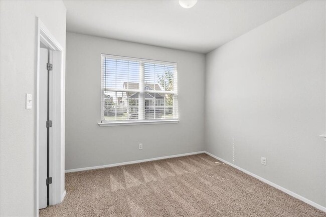 Building Photo - 252 Fabion St