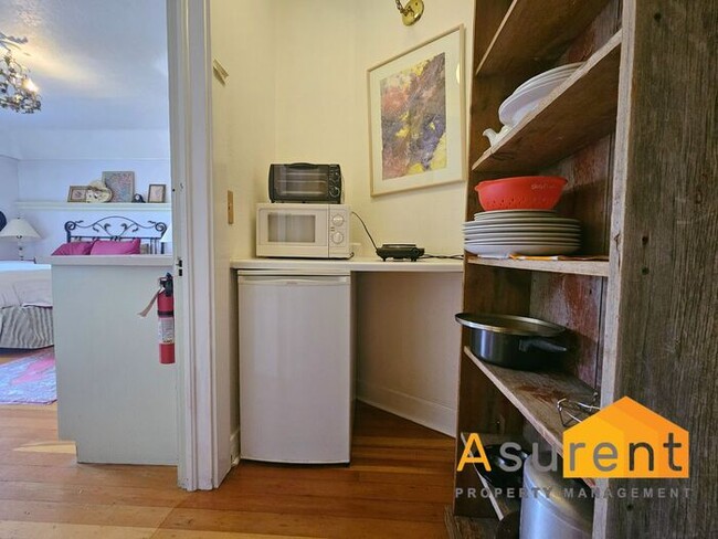 Building Photo - Charming Furnished unit in downtown Ashland