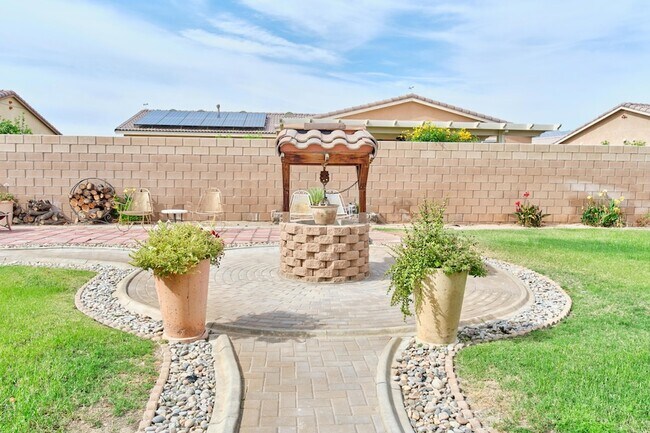 Building Photo - 82950 Vincent Dr
