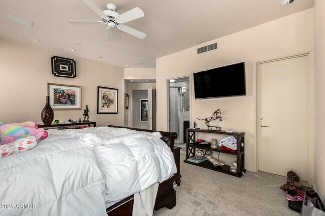 Building Photo - 1040 E Osborn Rd