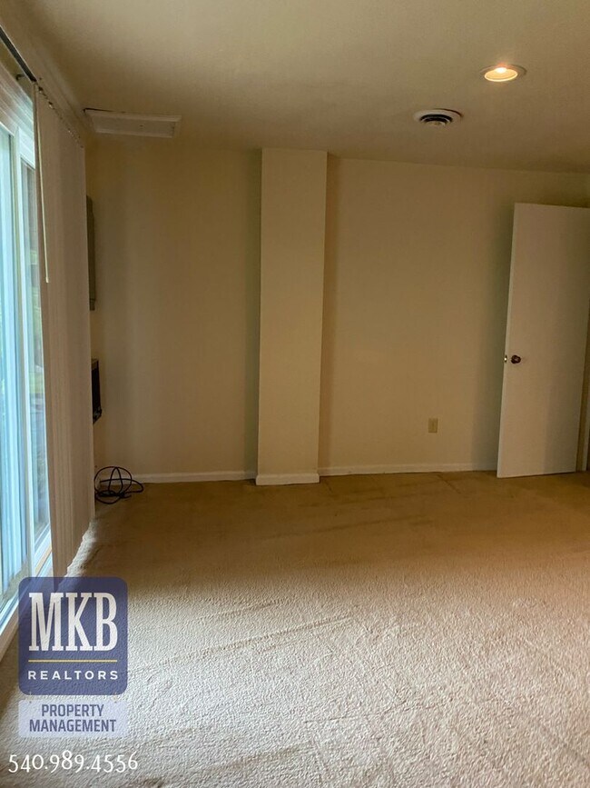 Building Photo - 3377 Kelly Ln