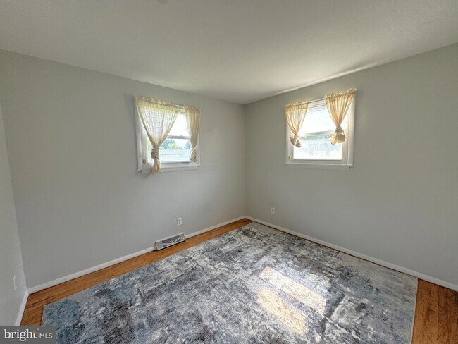 Building Photo - 310 Fish Pond Rd