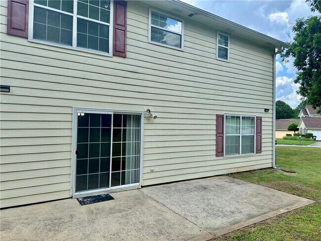 Building Photo - 665 Walnut Creek Dr NW