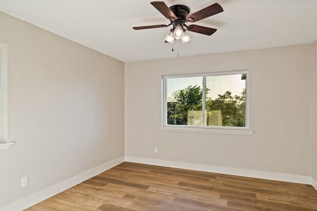 Building Photo - 503 Rogers Way