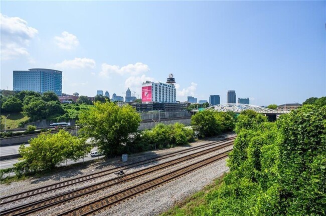 Building Photo - 1735 Peachtree St NE