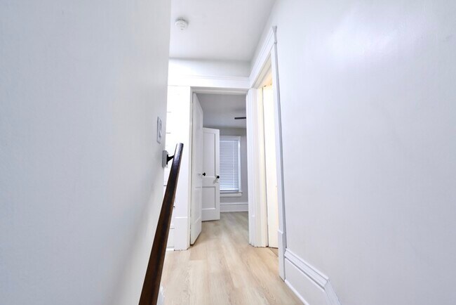 Building Photo - 316 Grand Ave