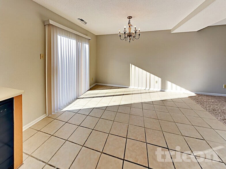 Building Photo - 7687 Mistflower Ln