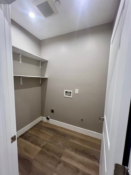 Building Photo - 6227 Orion Ave