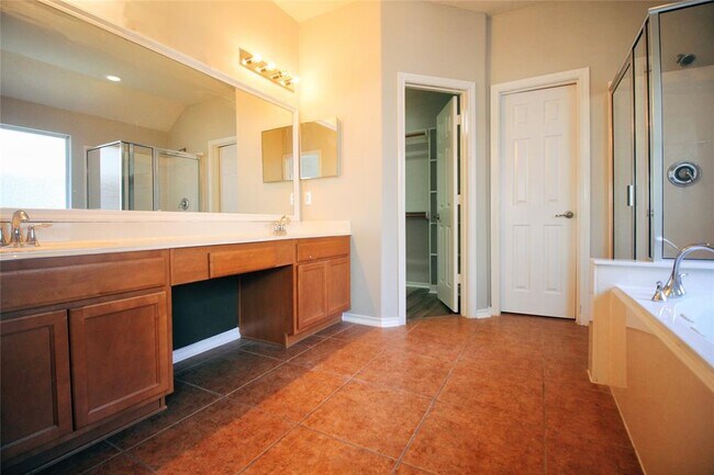 Building Photo - 43 W Spindle Tree Cir