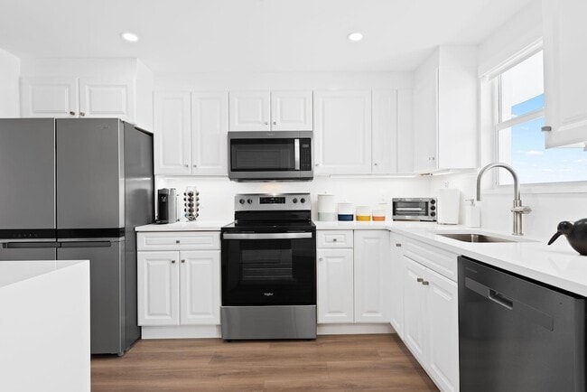 Building Photo - 3114 S Ocean Blvd