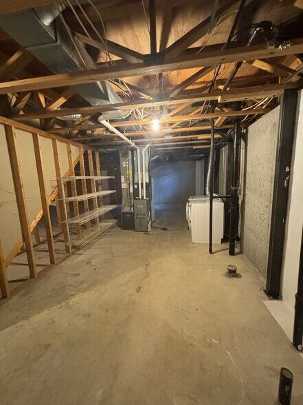 Building Photo - 2730 Aquarius Rd