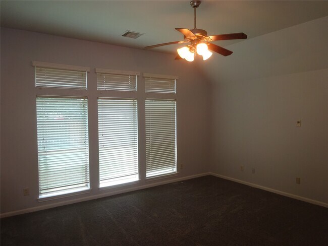 Building Photo - 13502 Redwood Shores Dr