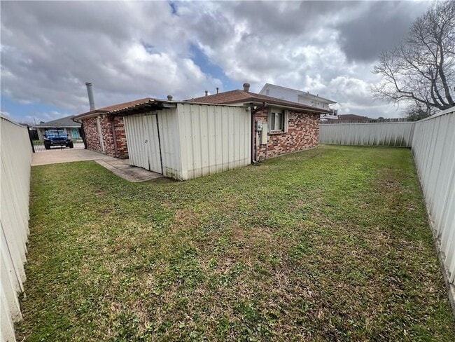 Building Photo - 3508 Decomine St