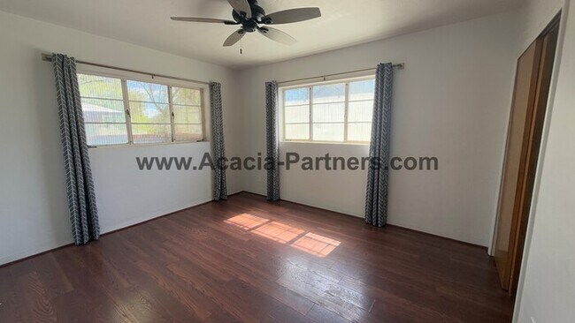 Building Photo - Three Bedroom Ranch Style Home