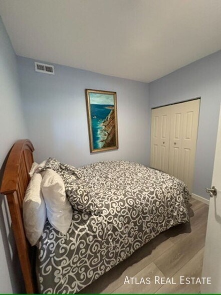 Building Photo - 6001 S Yosemite St