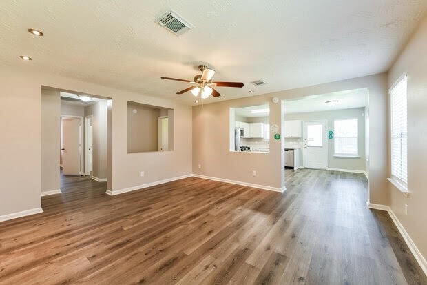 Building Photo - 10247 Country Squire Blvd