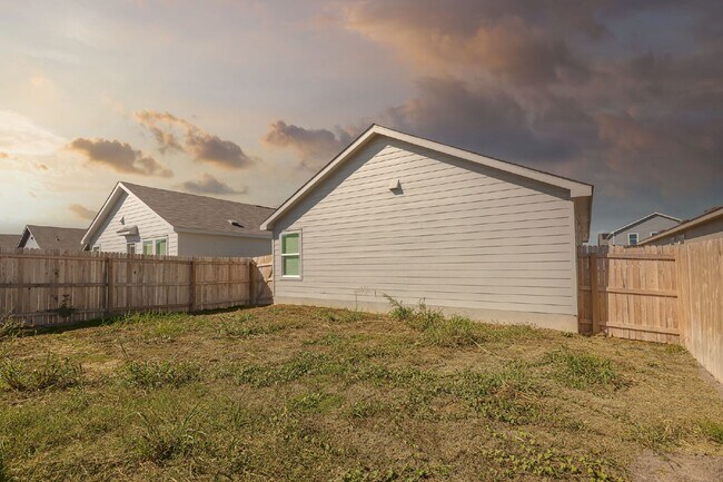 Building Photo - 3-Bed, 2-Bath Haven in a Top-Rated School District!