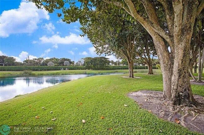 Building Photo - 7186 Promenade Dr