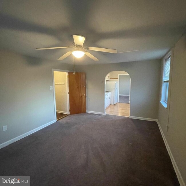 Building Photo - 1126 Faunce St