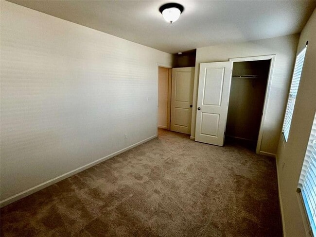 Building Photo - 343 Merigold Way